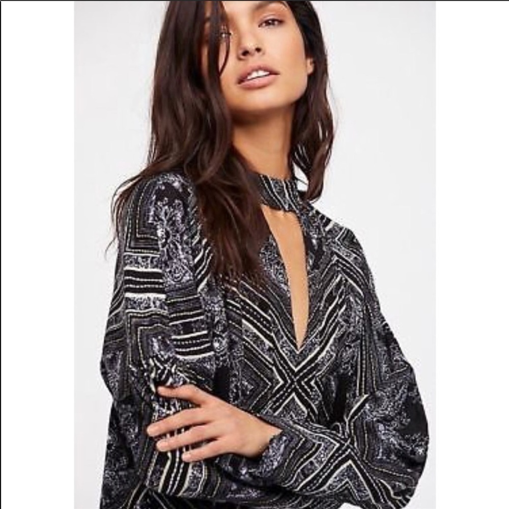 Free People black and white print keyhole top